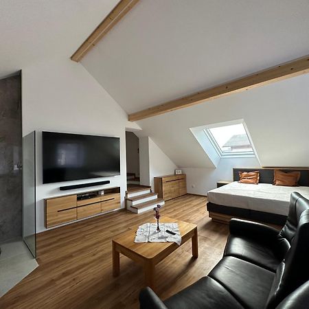 Villa Racing - Privatzimmer In Spielberg Spielberg Bei Knittelfeld Exterior photo